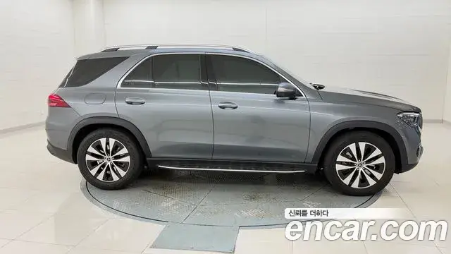 Mercedes-Benz GLE-Class 2026 — Photo 10/20