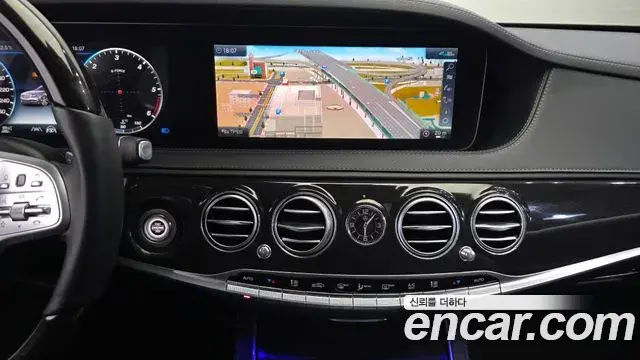Mercedes-Benz S-Class 2020 — Photo 14/20