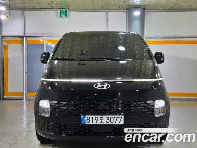 Hyundai Staria 2025 — Фото 1/19
