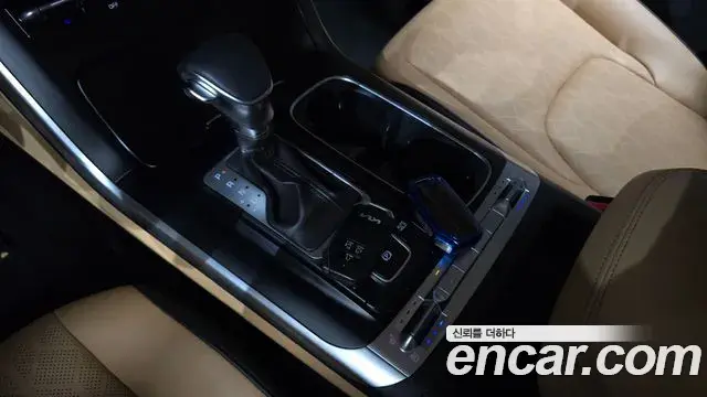 Kia Carnival 2023 — Şəkil 8/20