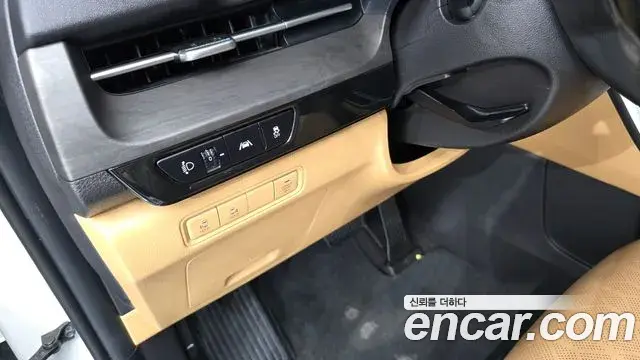 Kia Carnival 2023 — Şəkil 19/20