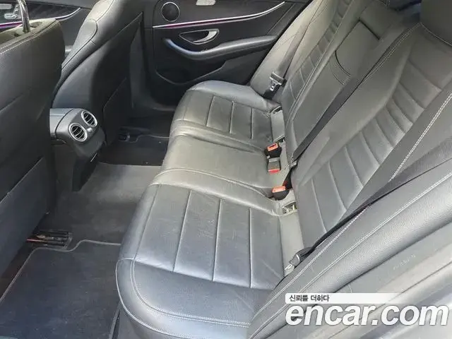 Mercedes-Benz E-Class 2018 — Фото 10/20