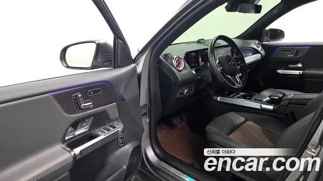 Mercedes-Benz EQB 2023 — Photo 9/31