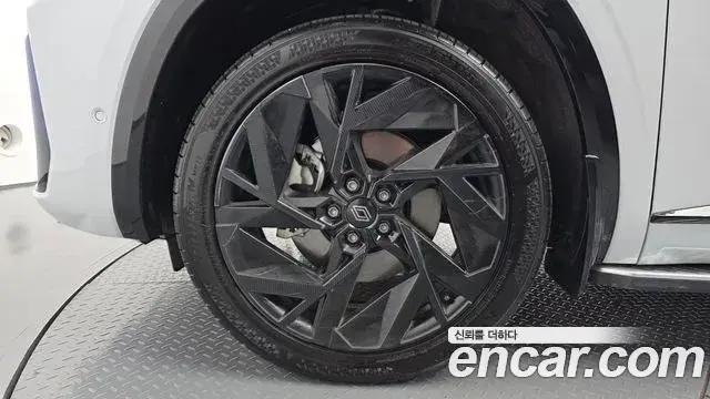 Renault Samsung Grand Koleos 2025 — Photo 30/36
