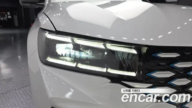 Renault Samsung Grand Koleos 2025 — Photo 18/36