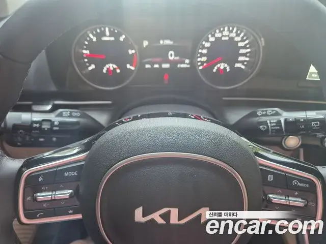 Kia Carnival 2022 — Photo 7/19