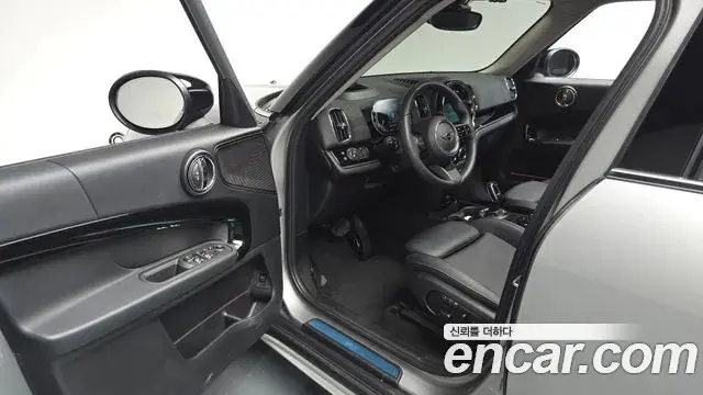 Mini Cooper Countryman 2023 — Photo 10/20
