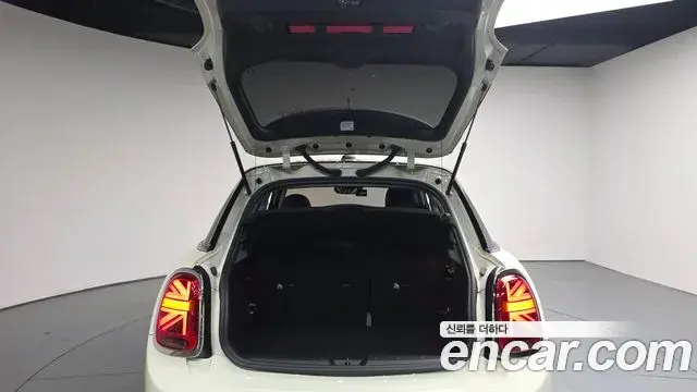 Mini Cooper 2020 — Photo 20/20