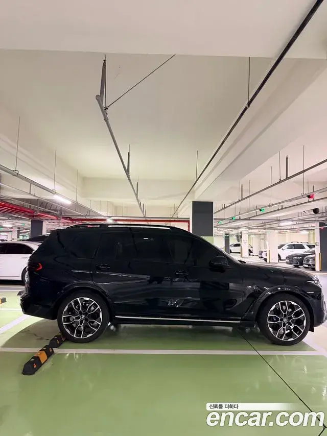 BMW X7 2025 — Photo 12/20