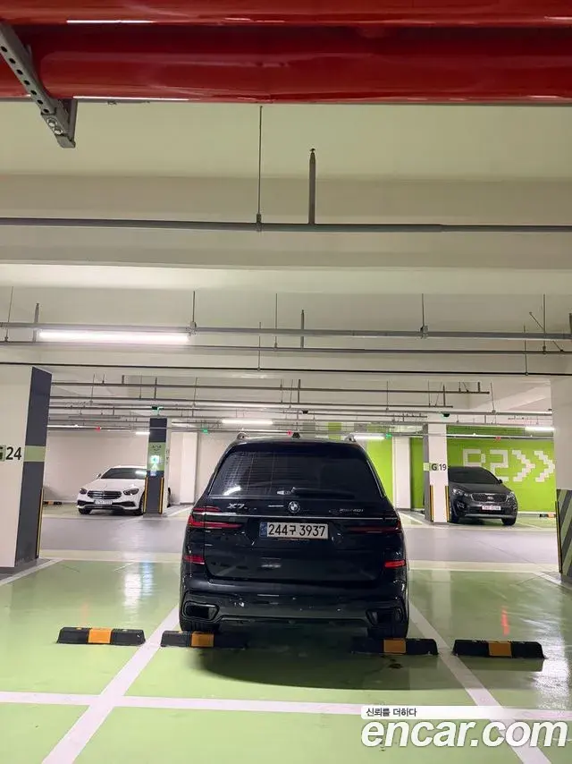 BMW X7 2025 — Photo 16/20
