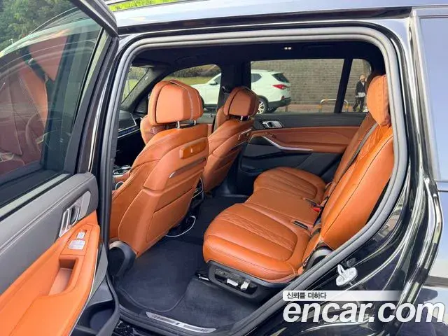 BMW X7 2025 — Photo 17/20