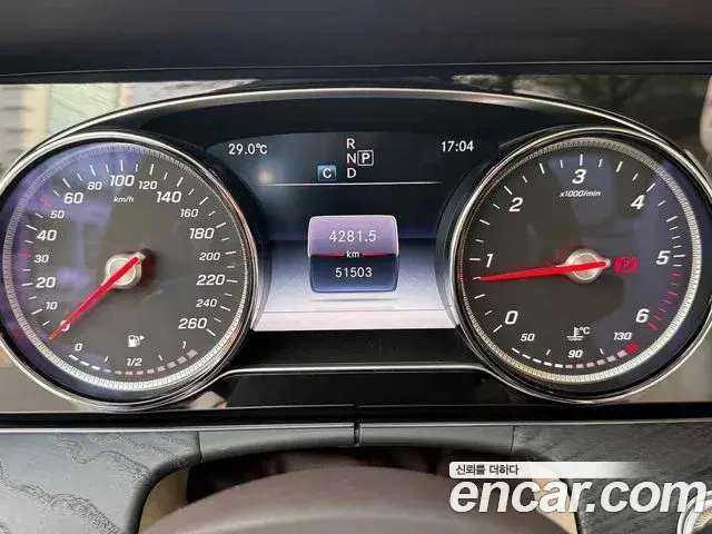 Mercedes-Benz E-Class 2018 — Фото 6/19