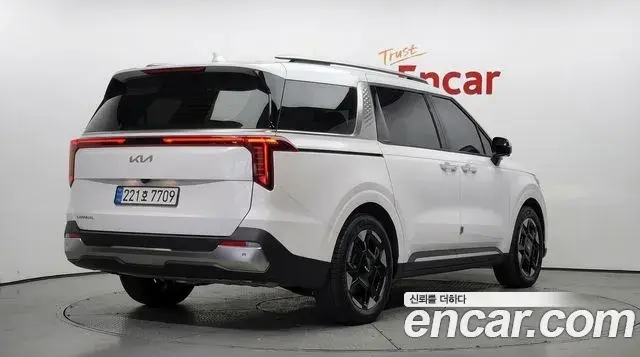 Kia Carnival 2024 — Фото 2/20