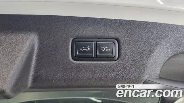 Kia Carnival 2024 — Фото 17/20