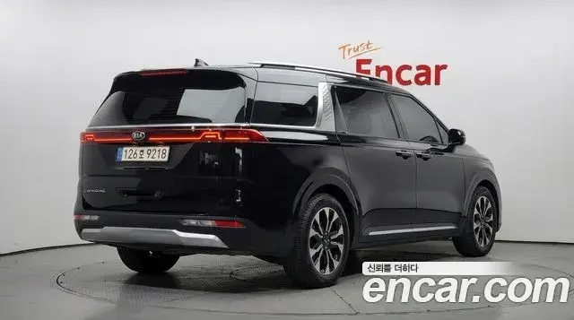 Kia Carnival 2021 — Фото 2/20