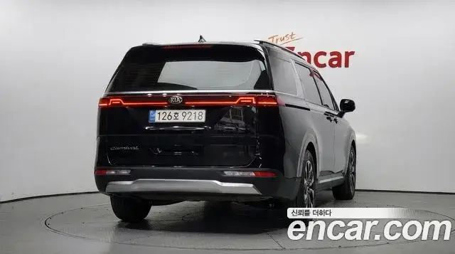 Kia Carnival 2021 — Фото 4/20