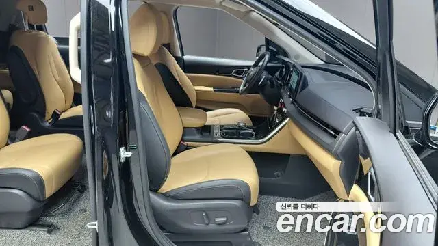Kia Carnival 2021 — Фото 10/20