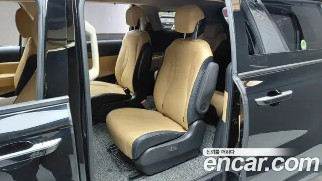 Kia Carnival 2021 — Фото 11/20