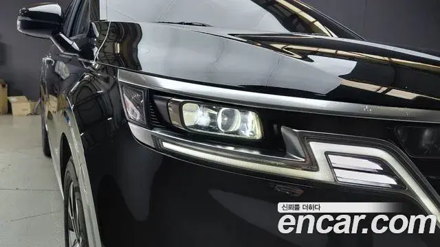 Kia Carnival 2021 — Şəkil 18/30