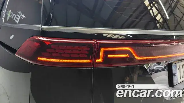 Kia Carnival 2021 — Şəkil 24/30