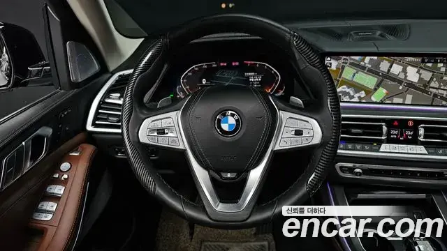 BMW X7 2021 — Фото 13/20