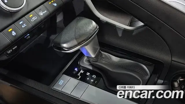 Hyundai Avante 2022 — Photo 9/20