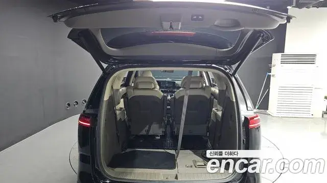Kia Carnival 2021 — Şəkil 19/20