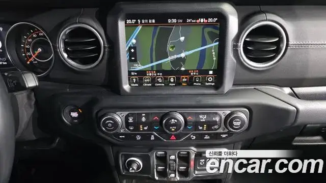 Jeep Wrangler 2021 — Фото 16/20