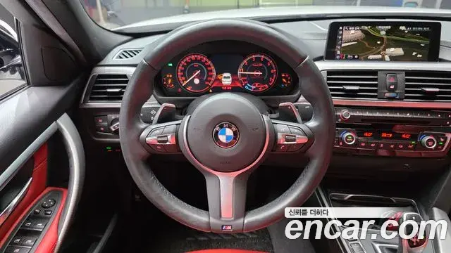 BMW 3 Series 2018 — Фото 13/20