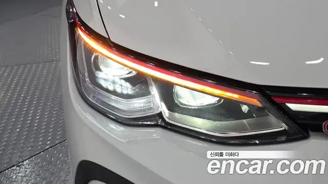 Volkswagen Golf 2024 — ფოტო 21/33