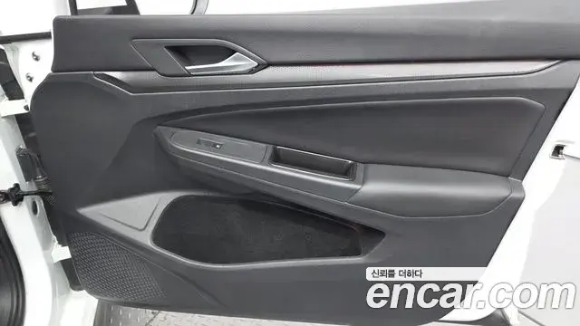 Volkswagen Golf 2024 — ფოტო 15/33
