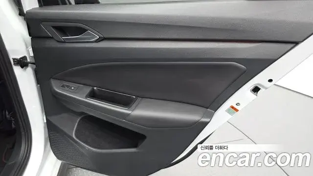 Volkswagen Golf 2024 — ფოტო 31/33