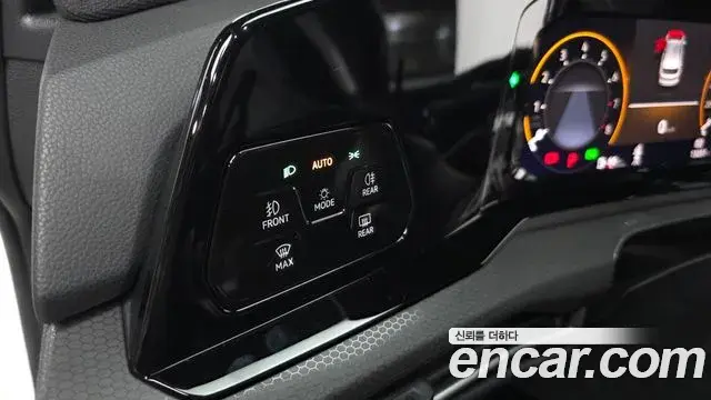 Volkswagen Golf 2024 — ფოტო 19/33