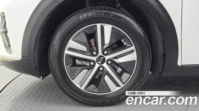 Kia Niro 2020 — Şəkil 5/20