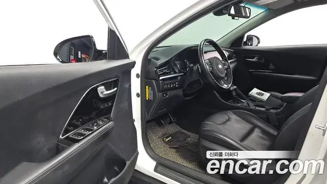 Kia Niro 2020 — Şəkil 10/20
