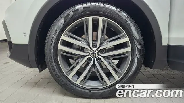 Volkswagen Tiguan 2023 — Photo 5/31