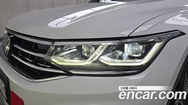 Volkswagen Tiguan 2023 — Photo 26/31