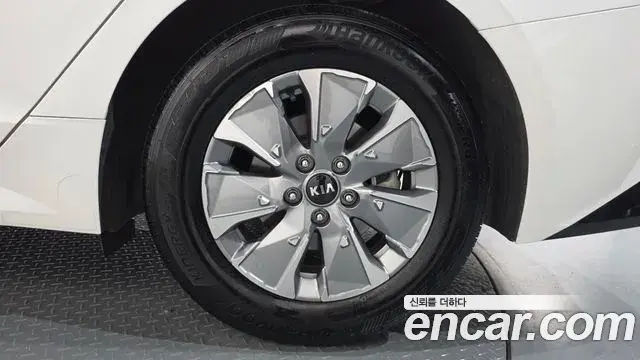 Kia K5 2020 — Photo 20/30