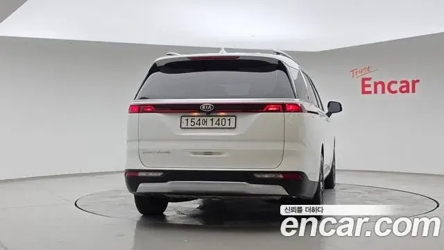 Kia Carnival 2021 — Фото 4/20