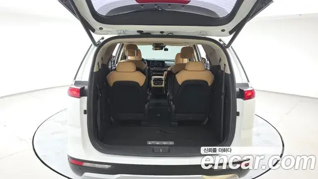 Kia Carnival 2021 — Фото 20/20