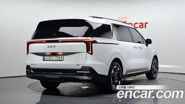 Kia Carnival 2024 — Фото 2/20