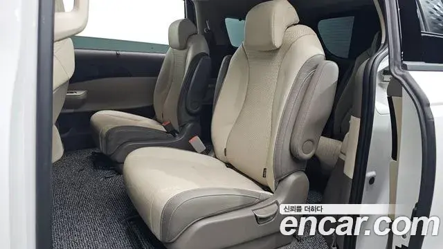 Kia Carnival 2024 — Photo 25/30