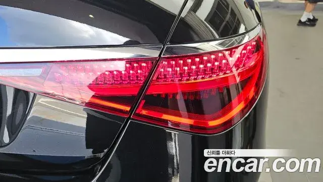 Mercedes-Benz S-Class 2022 — ფოტო 23/34