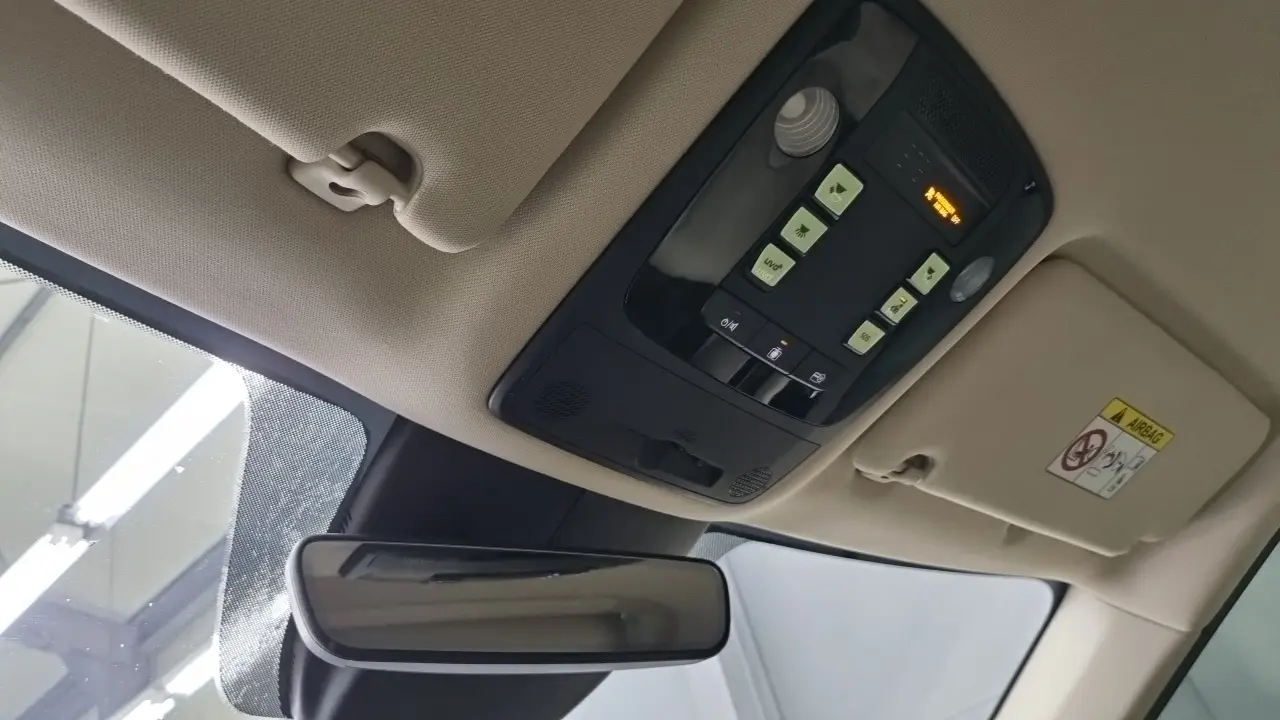 Kia Carnival 2021 — ფოტო 12/18