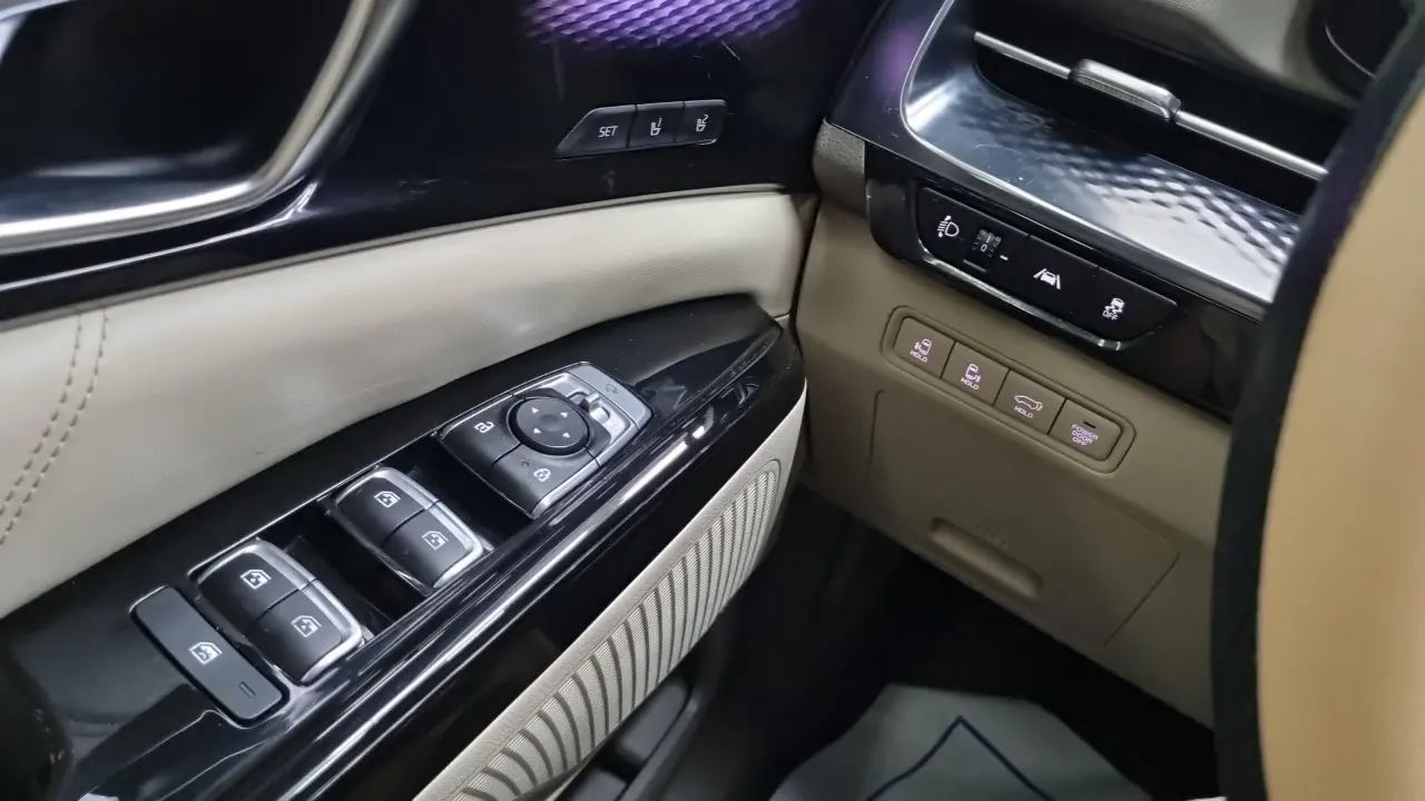 Kia Carnival 2021 — ფოტო 14/18