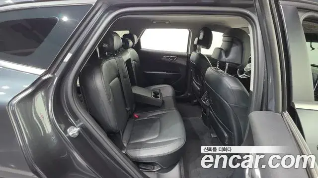 Kia Sportage 2022 — Фото 18/20