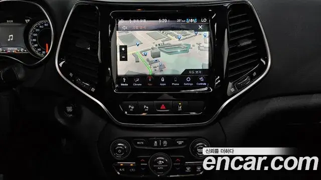 Jeep Cherokee 2020 — Фото 14/20