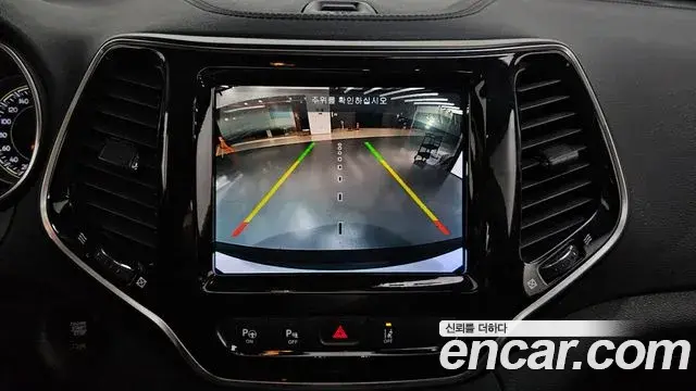 Jeep Cherokee 2020 — Фото 15/20