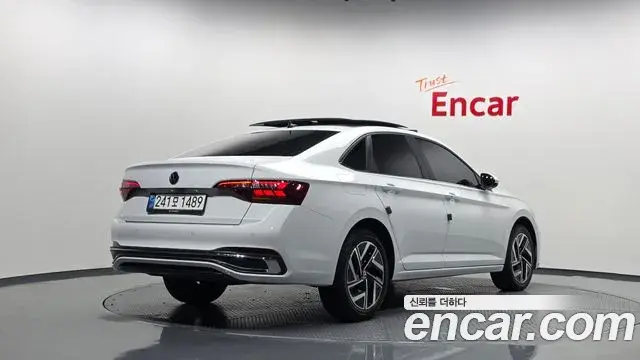 Volkswagen Jetta 2022 — Photo 3/32