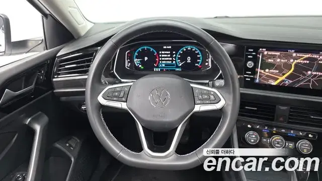 Volkswagen Jetta 2022 — Photo 17/32